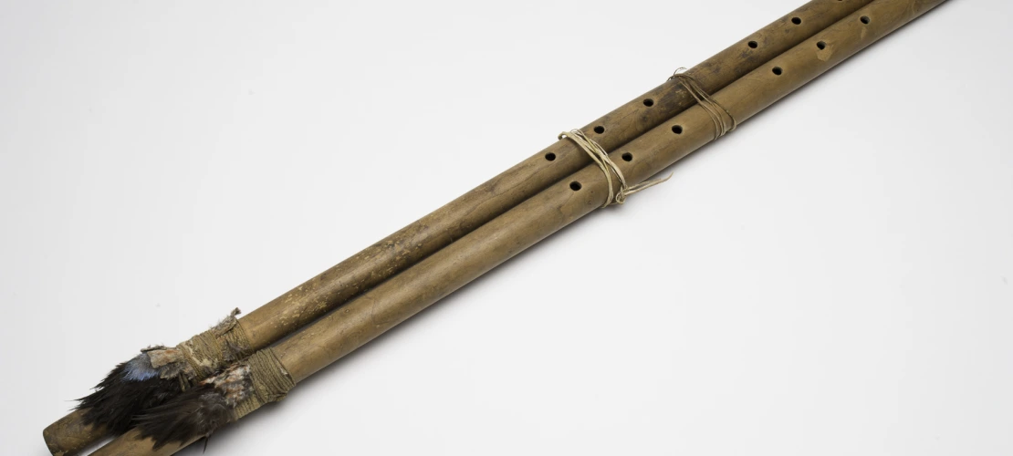 full view of flutes
