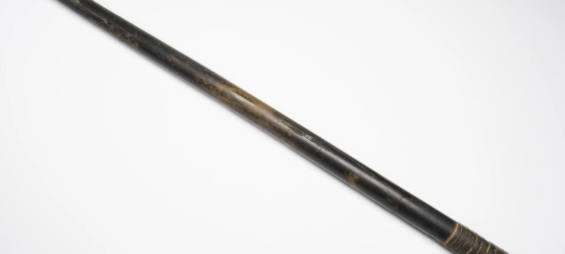 A-14550, 620–670 CE (Common Era=AD). Length: 68.5 cm, diameter: 2.8 cm.