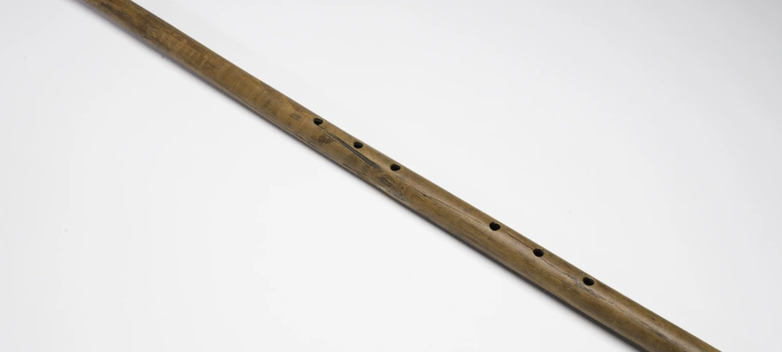 A-14551, 620–670 CE (Common Era=AD). Length: 68.5 cm, diameter: 2.8 cm.